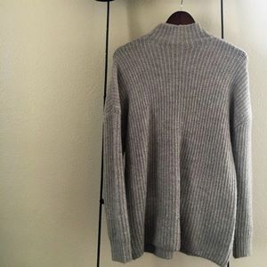 Amuse Society heather grey sweater.